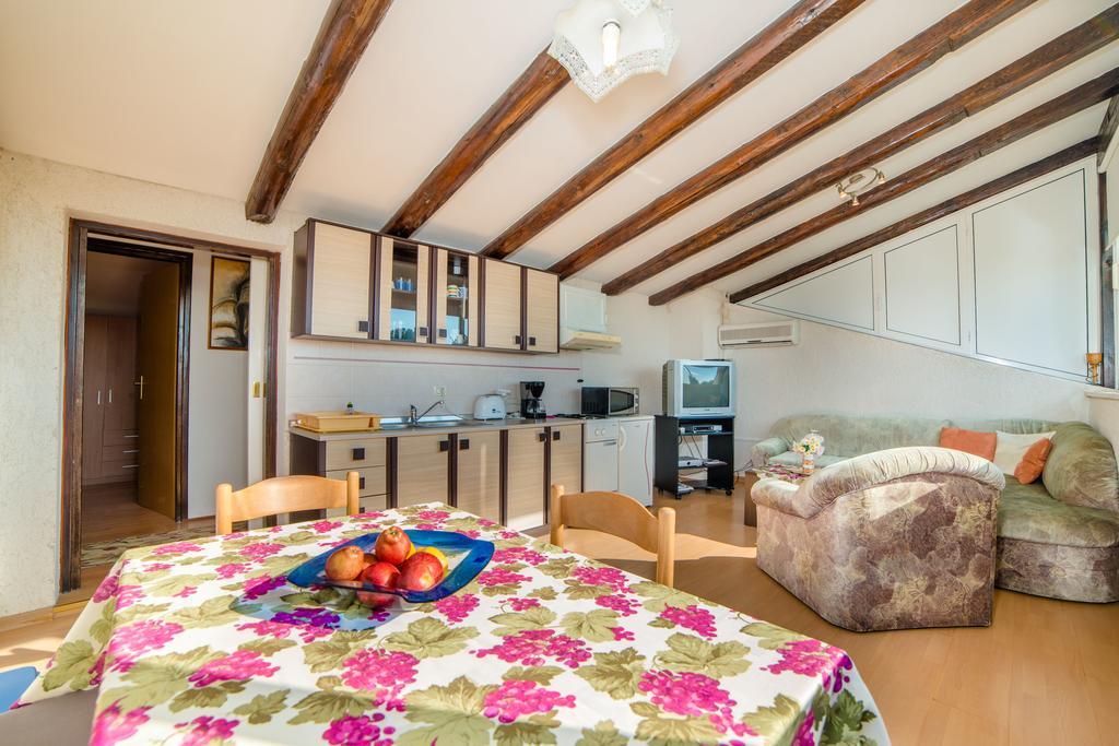 Apartments Daria Rovinj Bilik gambar