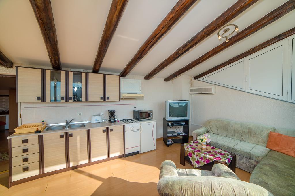 Apartments Daria Rovinj Bilik gambar